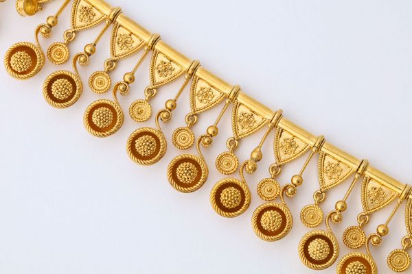 Third Republic Period 18kt Gold Necklace, Bangle Bracelet, and Pair of Earrings en Suite Closeup of Necklace