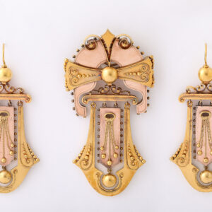 American 14kt Gold Brooch & Pair of Earrings en Suite in Original Box