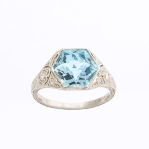 Tiffany & Co Diamond & Aquamarine Ring mounted in Platinum