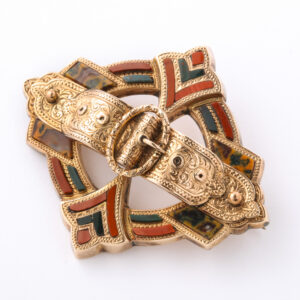 Victorian Period Scottish Chalcedonies 15kt Gold Brooch