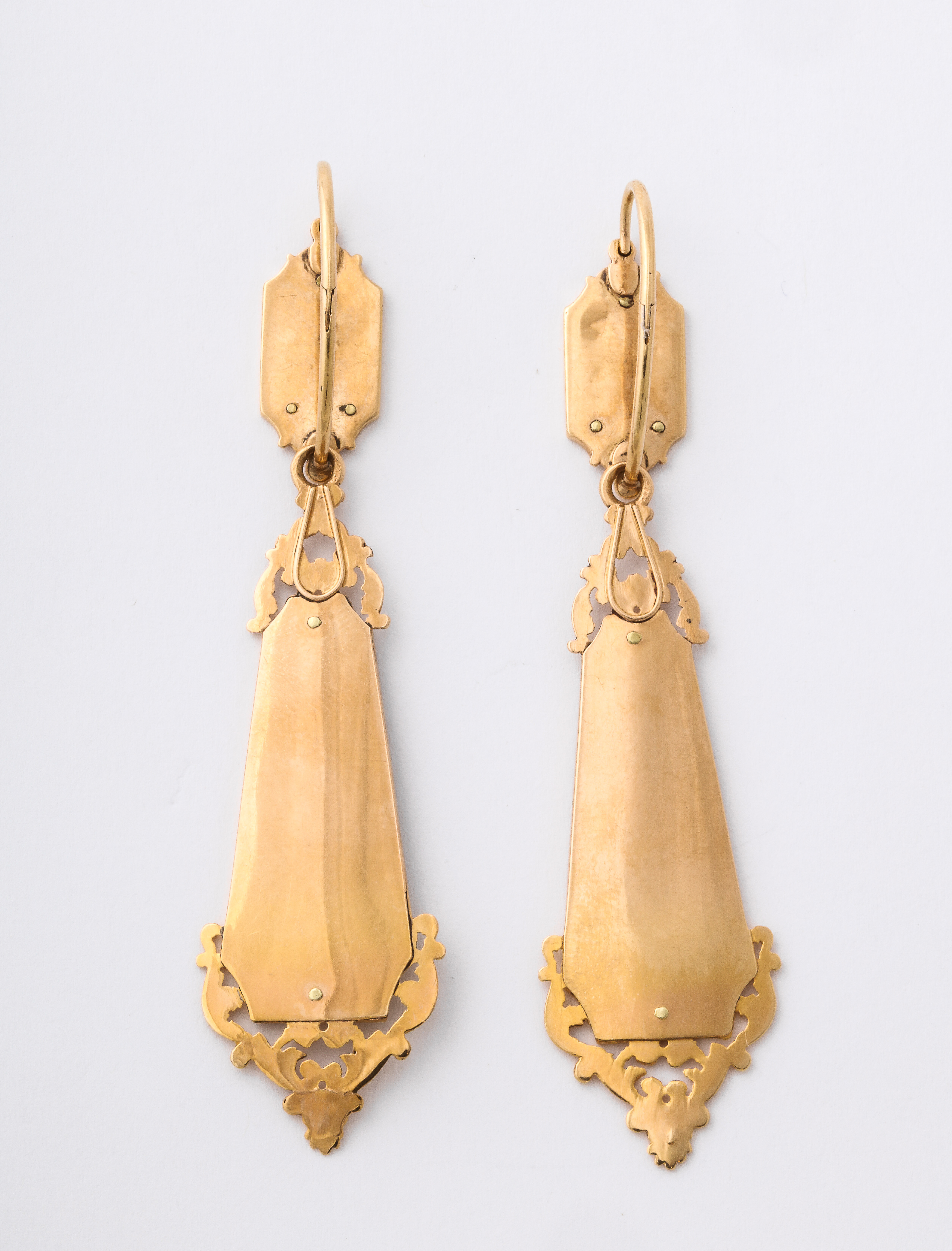 Third Republic Period 18kt Gold Earrings set with Enameled Gold Floral Plaques - Image 5