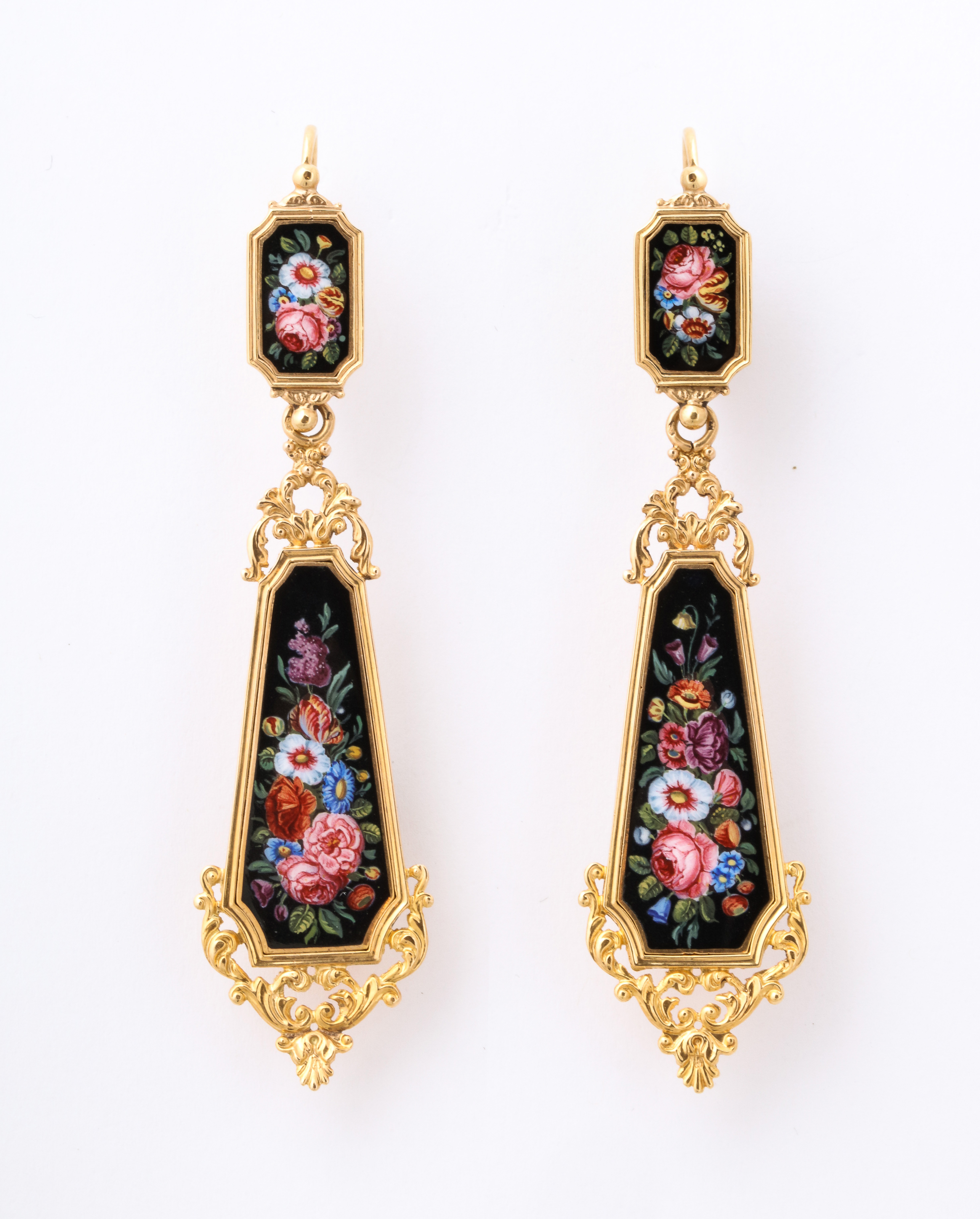 Third Republic Period 18kt Gold Earrings set with Enameled Gold Floral Plaques - Image 2